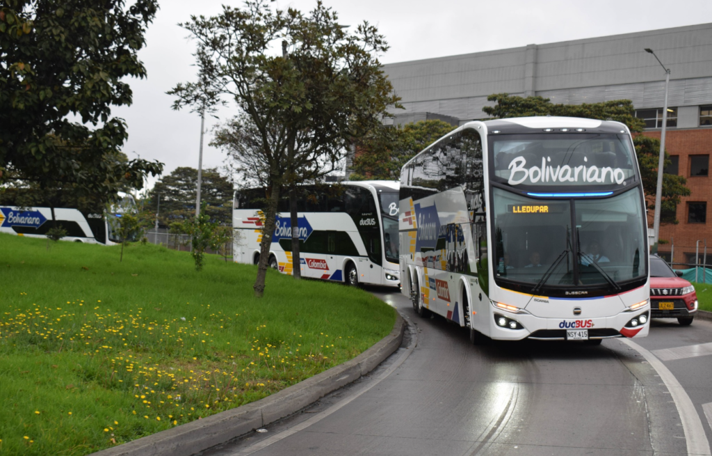 Expreso Bolivariano Renueva su Servicio Duobus